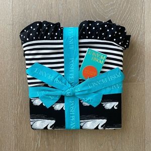 Posh Peanut Leia reversible ruffled blanket